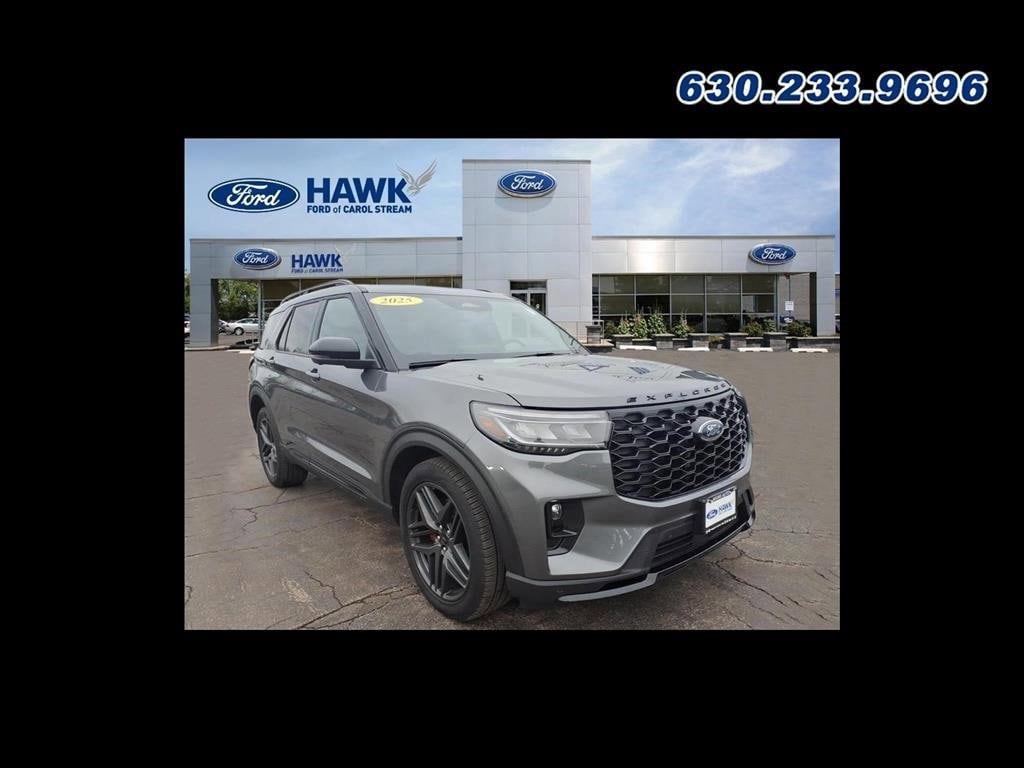 2025 Ford Explorer ST's photo