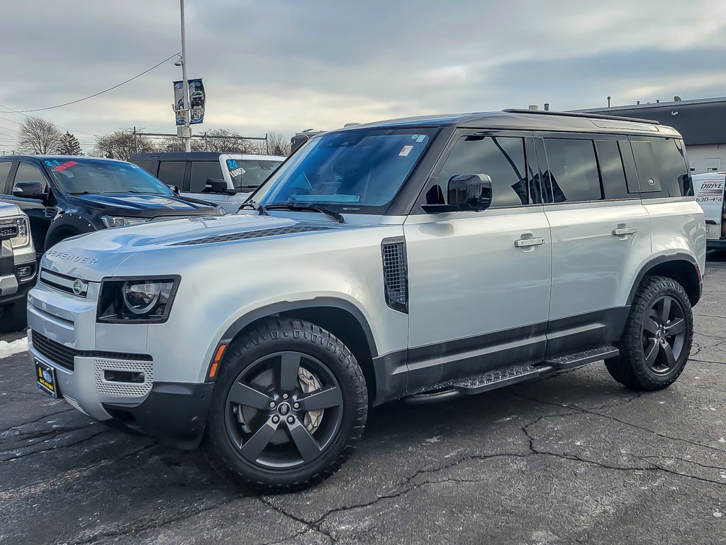 2021 Land Rover Defender SE's photo