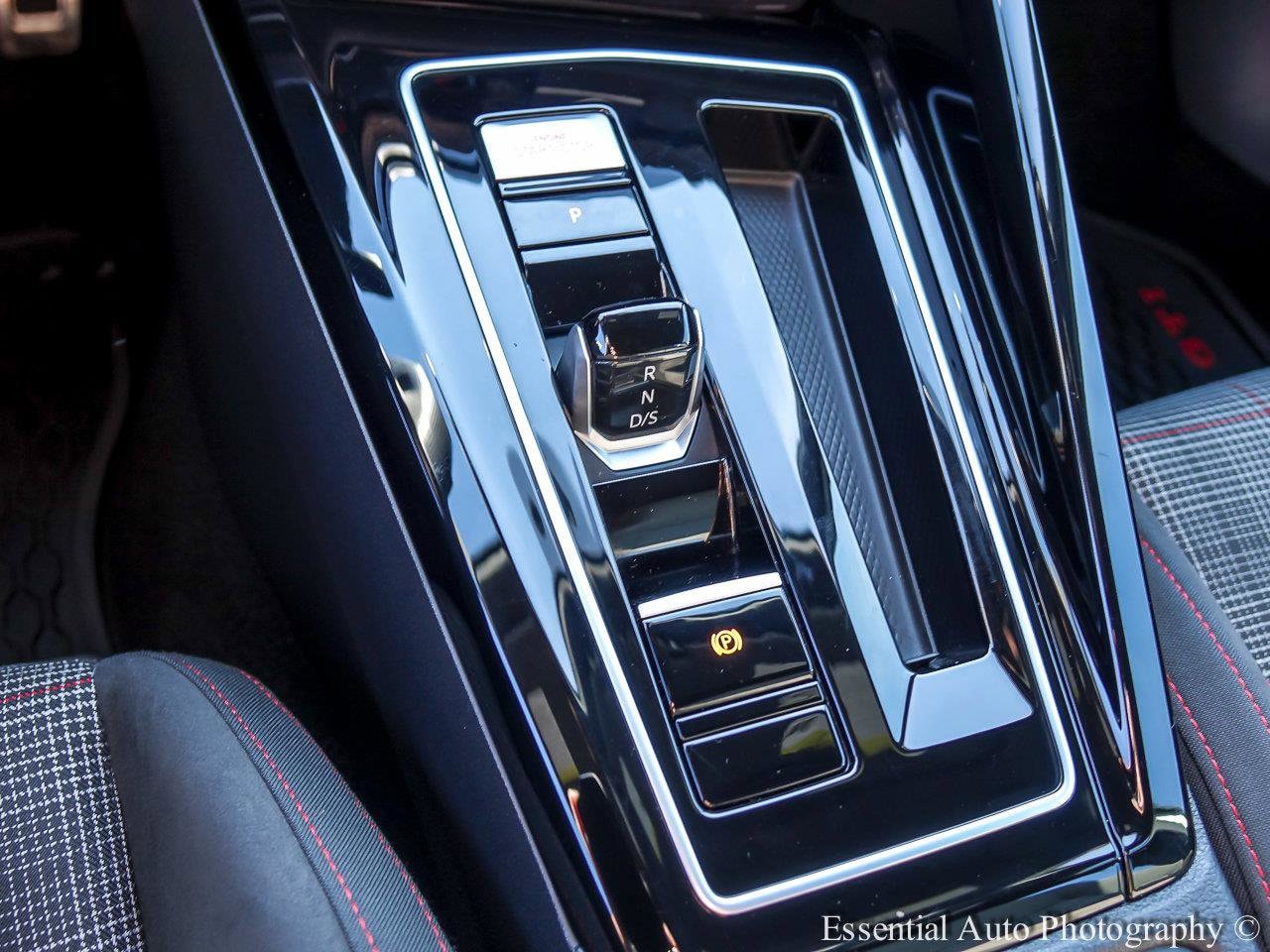 2023 VOLKSWAGEN GOLF GTI - Image 15