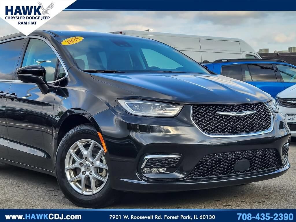Used 2023 Chrysler Pacifica Touring L Touring L FWD