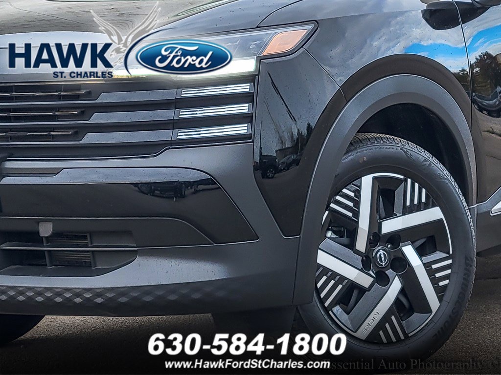 Used 2025 Nissan Kicks SV SV FWD