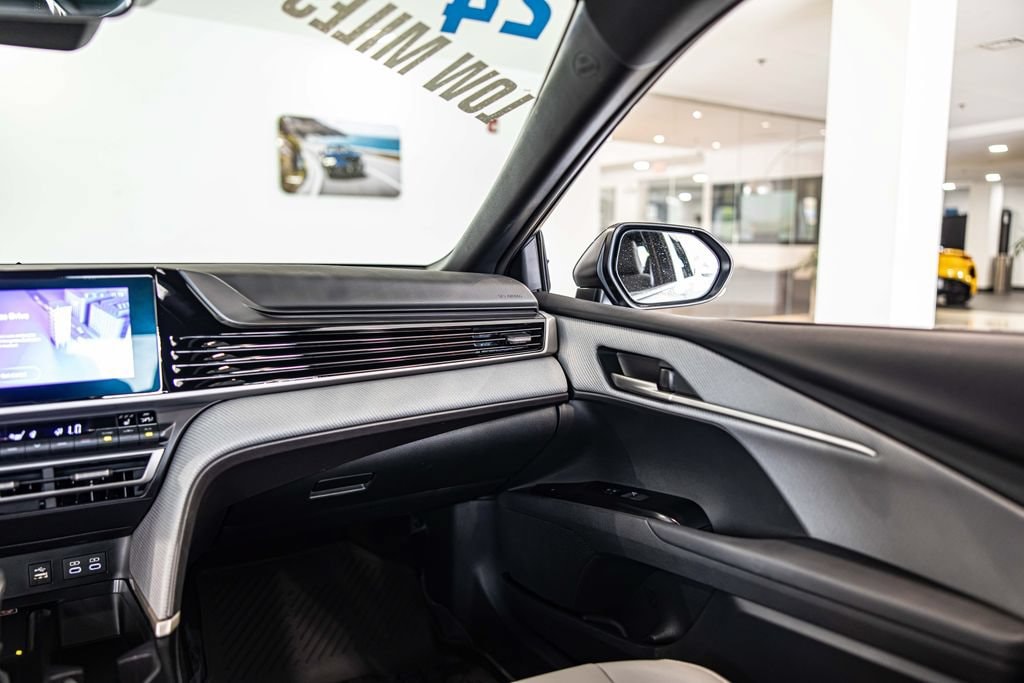 2025 Toyota Camry SE - Photo 36