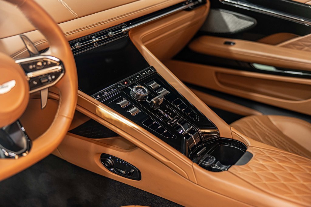 2025 ASTON MARTIN DB12 - Image 10