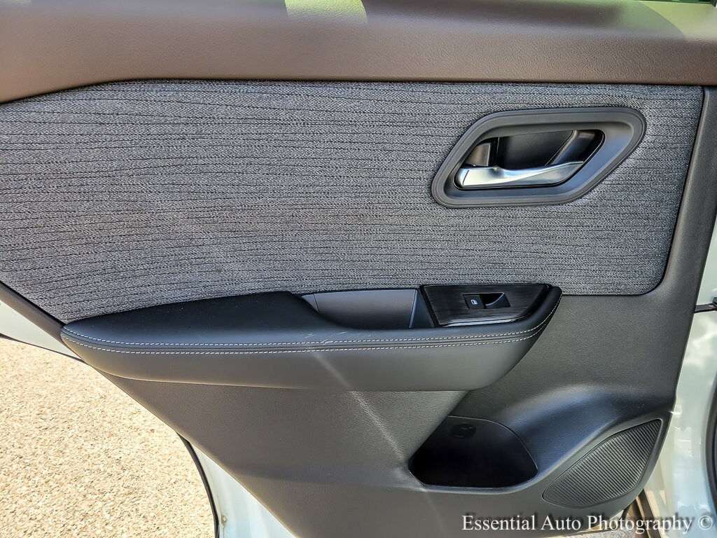 2023 NISSAN ROGUE - Image 17