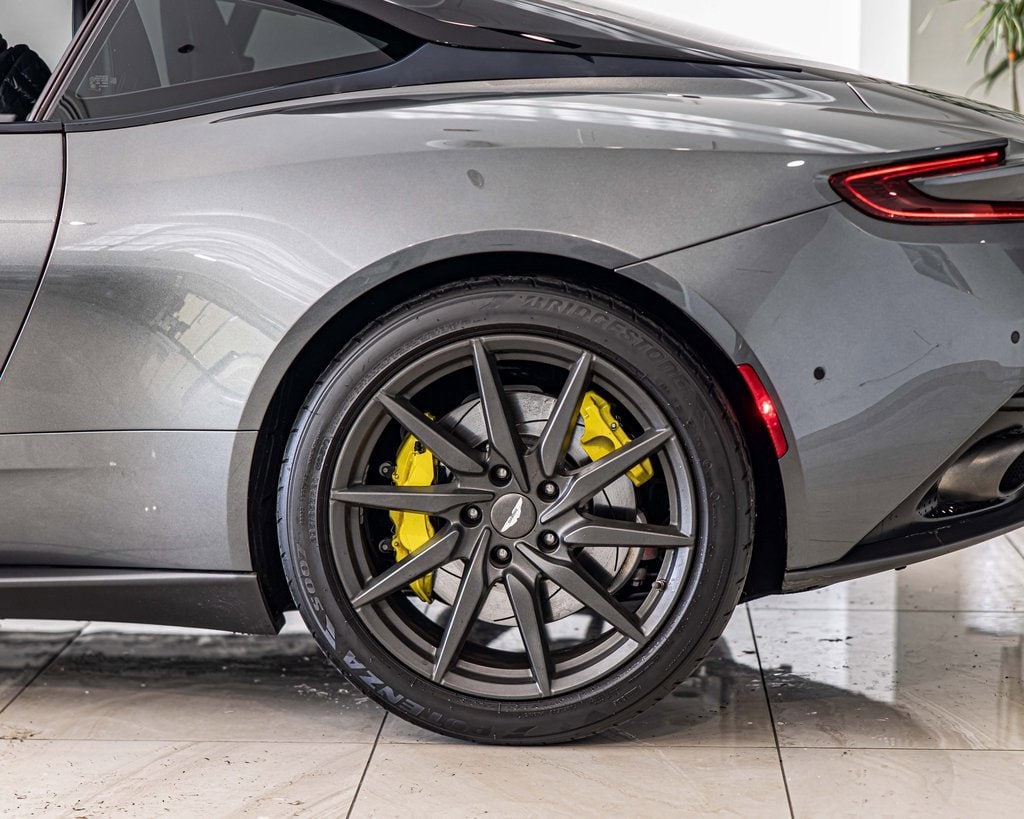 2020 ASTON MARTIN DB11 - Image 6