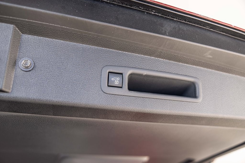 2025 TOYOTA SIENNA - Image 17