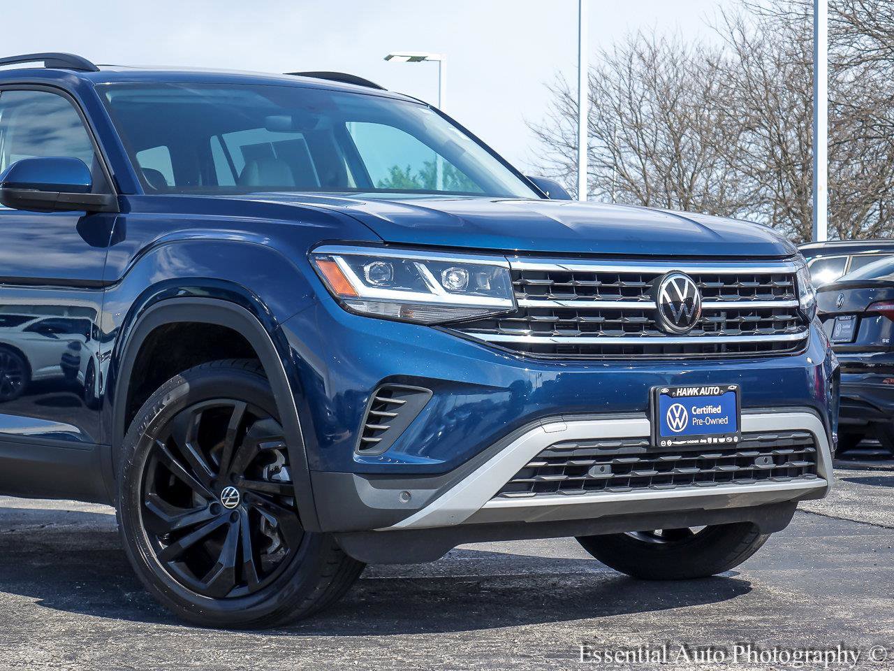 Used 2023 Volkswagen Atlas SE w/Tech with VIN 1V2KR2CAXPC546889 for sale in Plainfield, IL