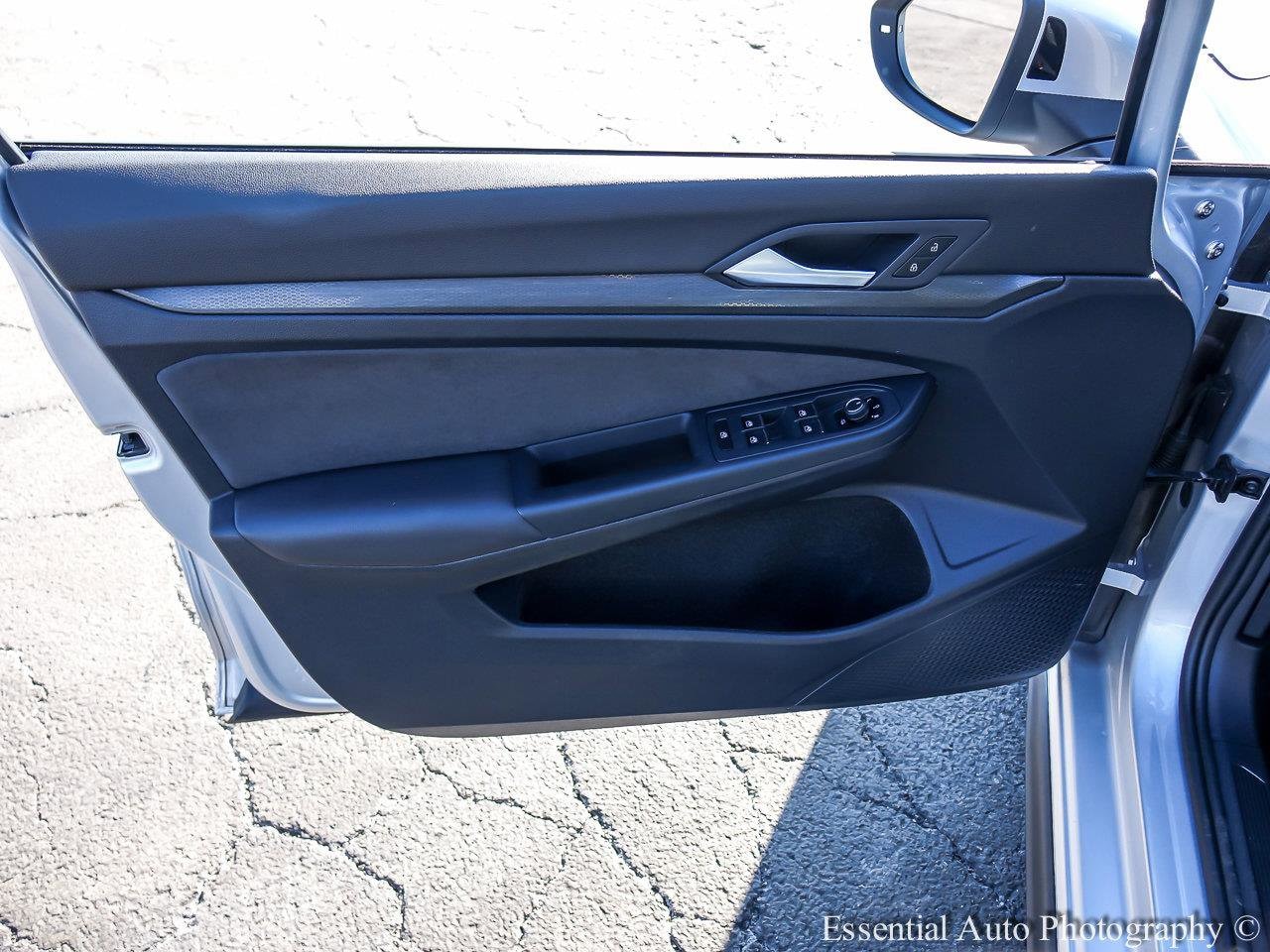 2023 VOLKSWAGEN GOLF GTI - Image 16