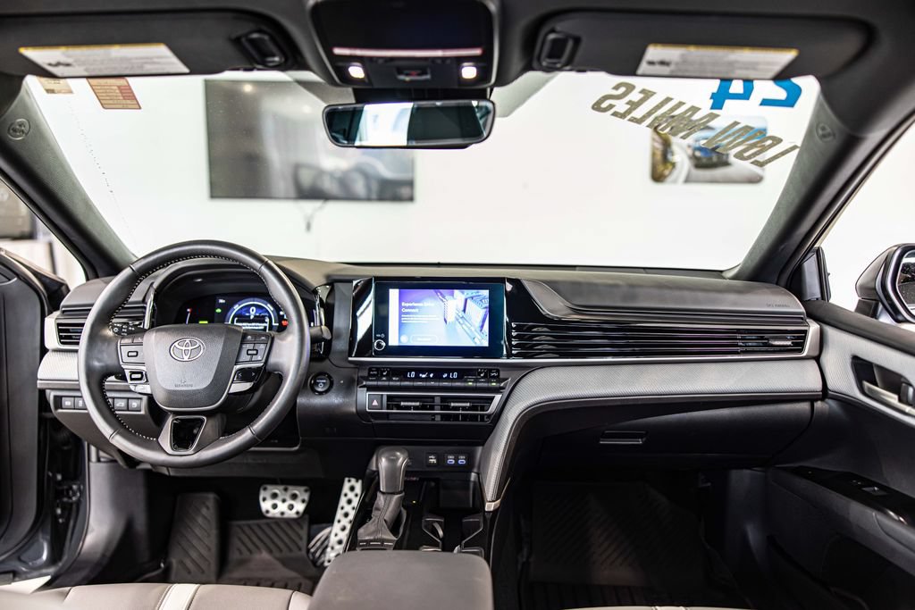 2025 Toyota Camry SE - Photo 33
