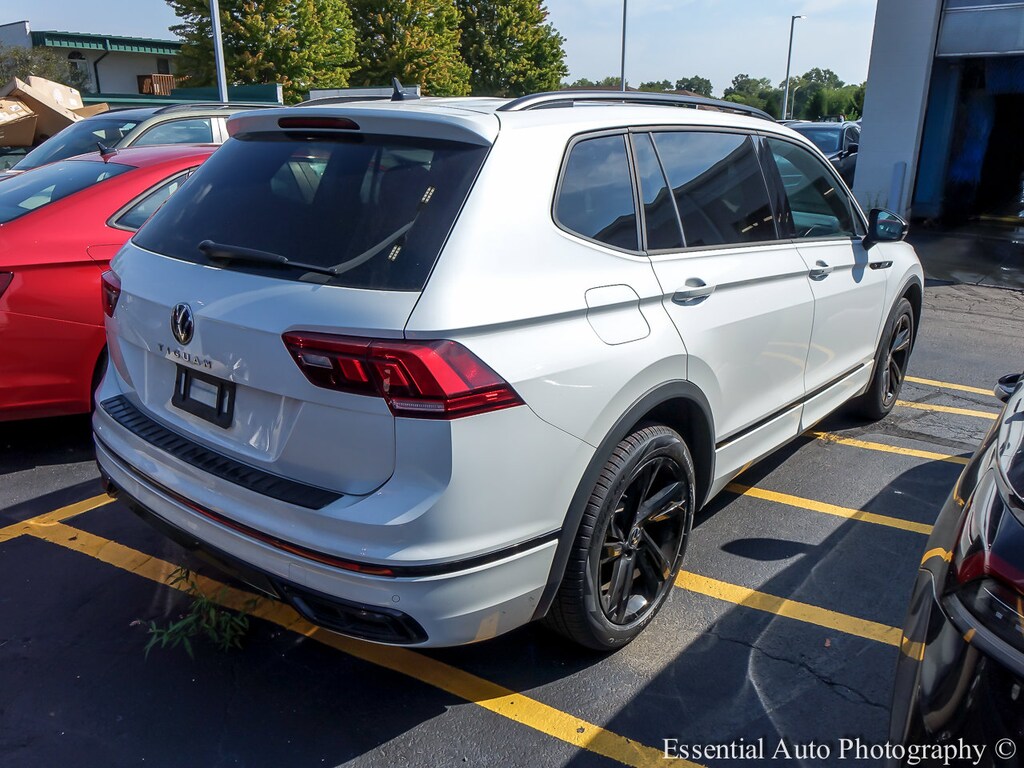 Used 2023 Volkswagen Tiguan SE R-Line Black 2.0T SE R-Line Black FWD