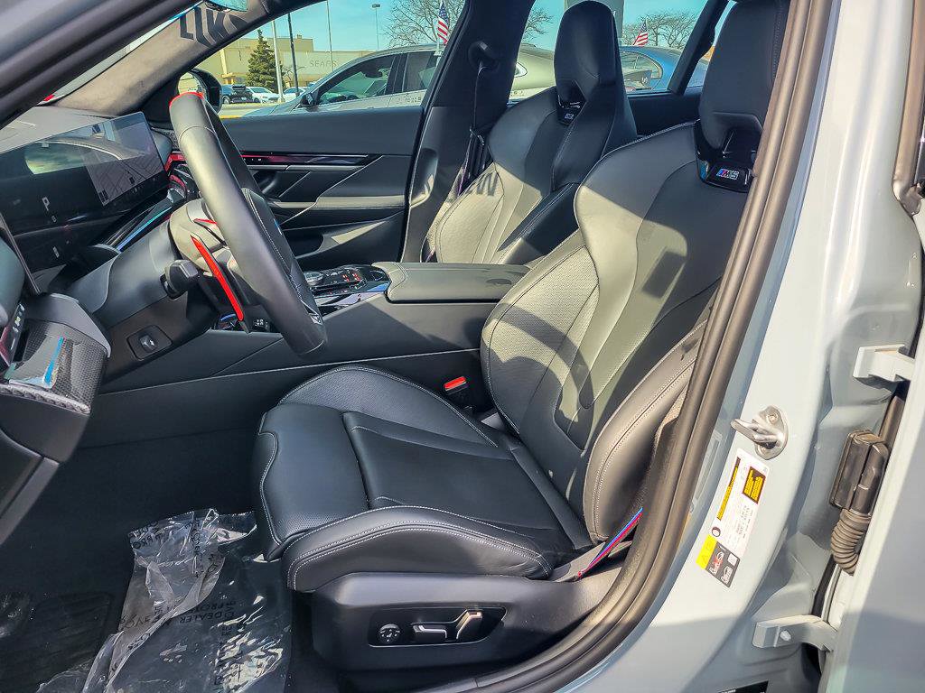 2025 BMW M5 - Image 11