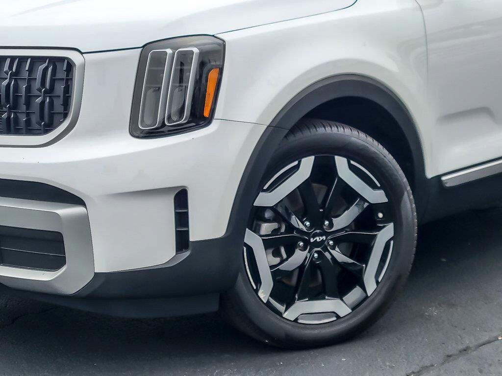 2024 Kia Telluride EX photo 3