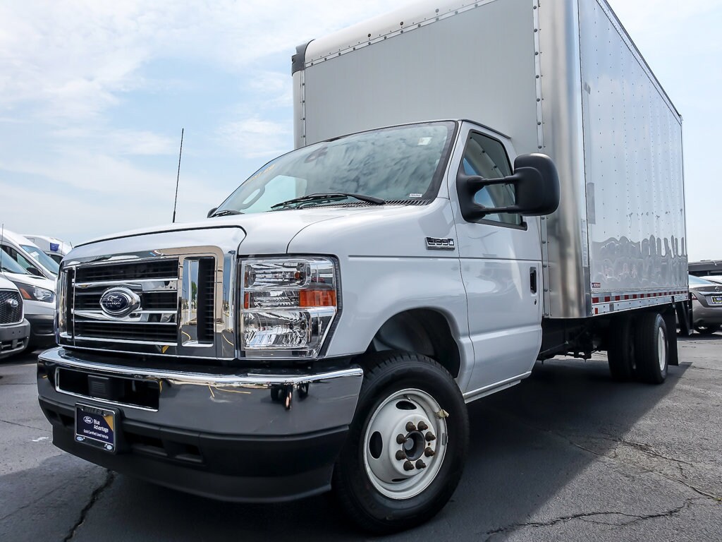 2024 Ford E-350 photo 2