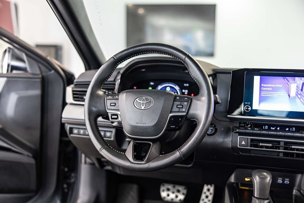 2025 Toyota Camry SE - Photo 34