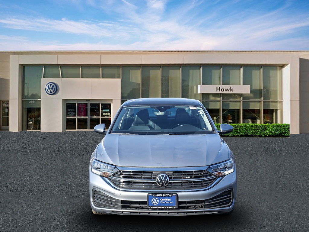 Used 2024 Volkswagen Jetta SE SE Auto