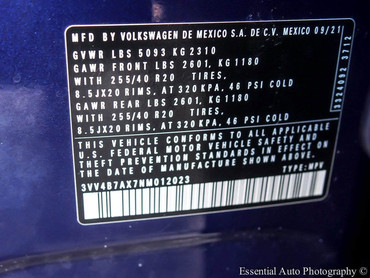 2022 VOLKSWAGEN TIGUAN - Image 28