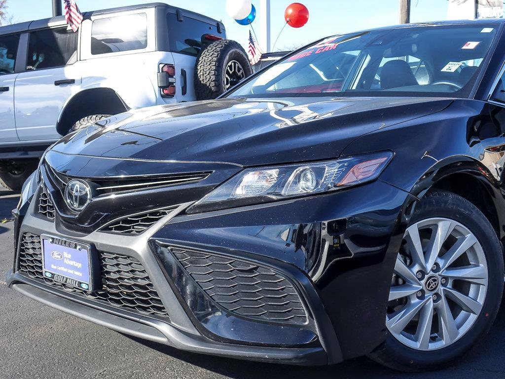 Used 2023 Toyota Camry SE SE Auto