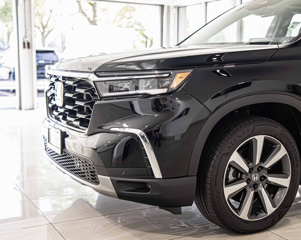 Used 2025 Honda Pilot Elite Elite AWD