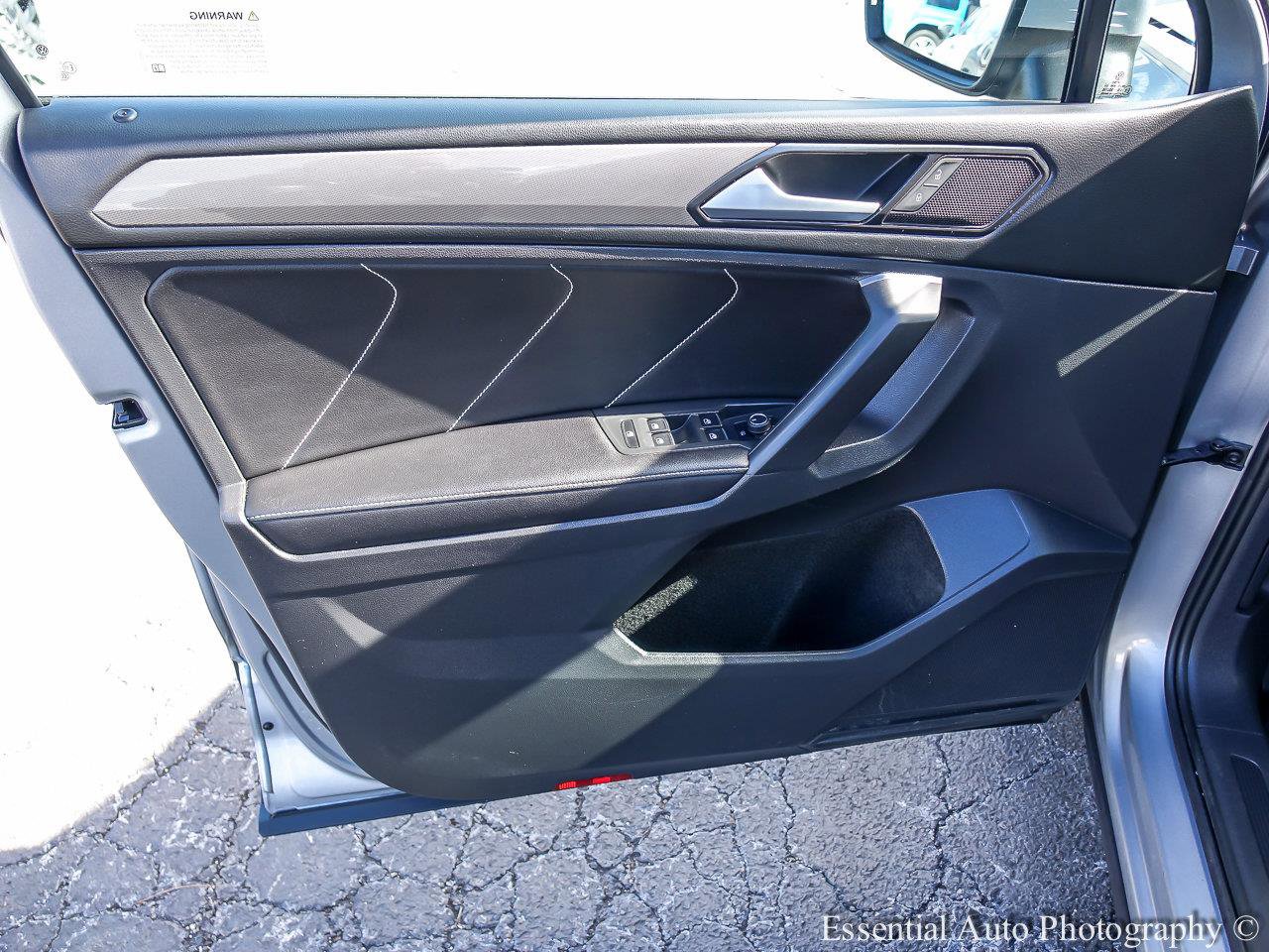 2022 VOLKSWAGEN TIGUAN - Image 18