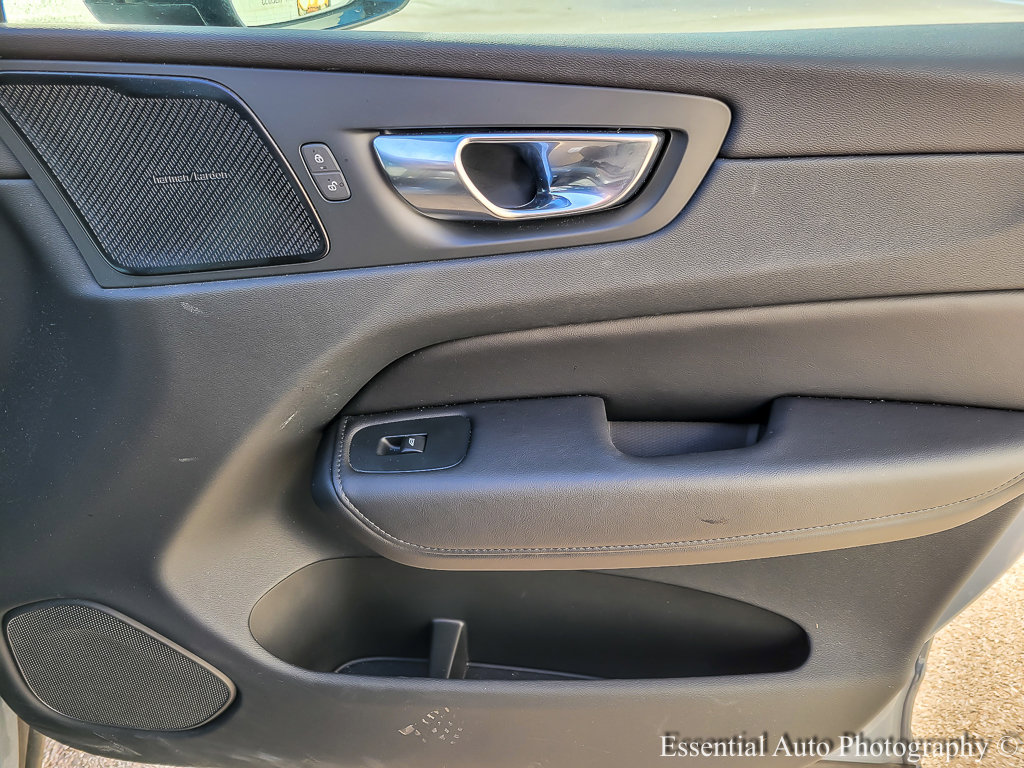 2023 VOLVO XC60 - Image 23