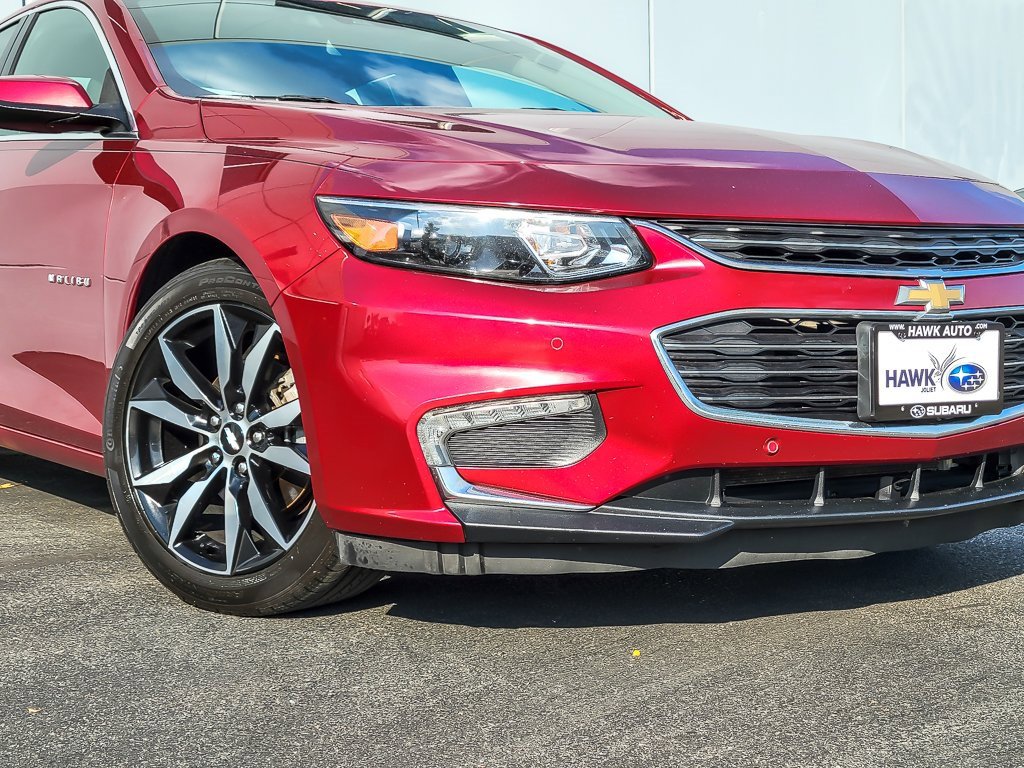 2017 Chevrolet Malibu 1LT photo 2