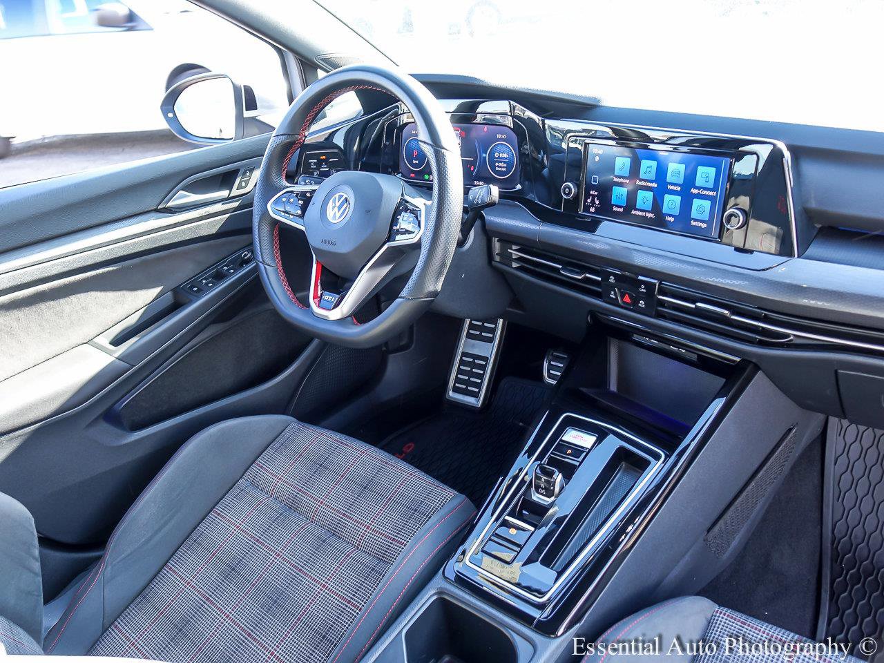 2023 VOLKSWAGEN GOLF GTI - Image 21