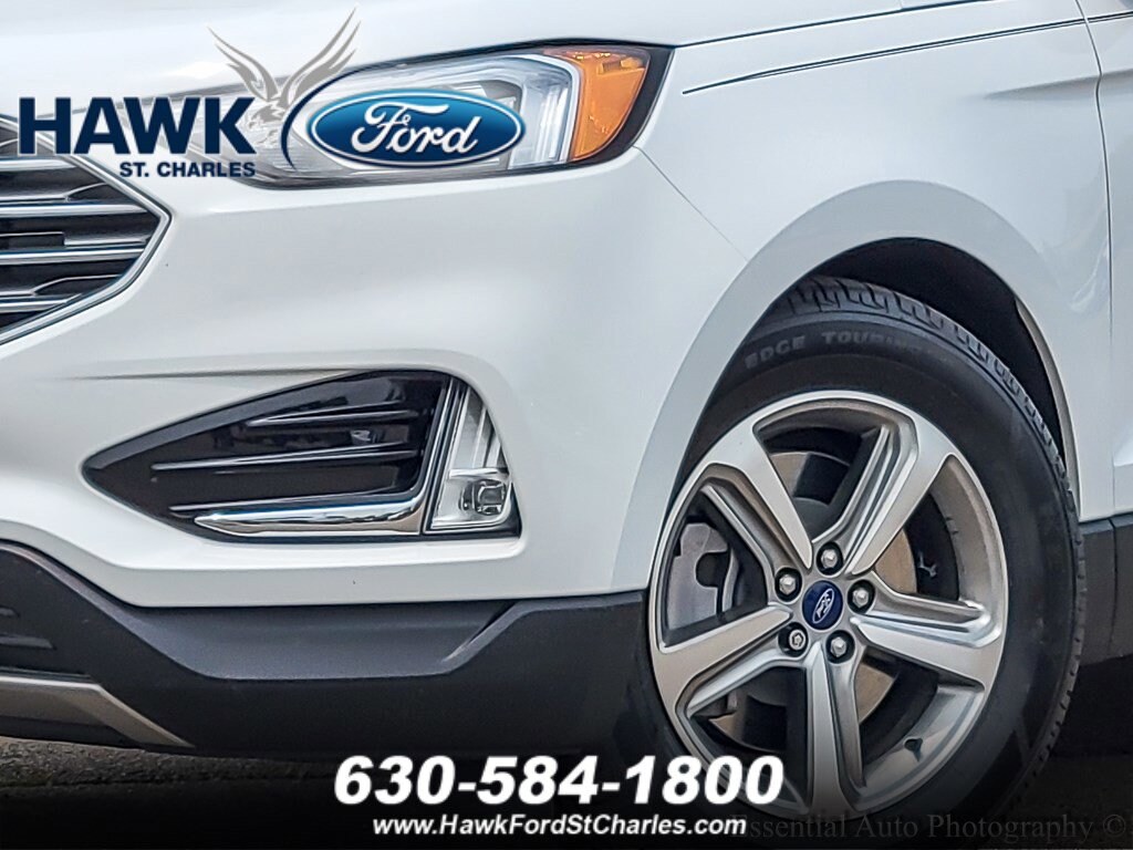 2022 Ford Edge SEL photo 3