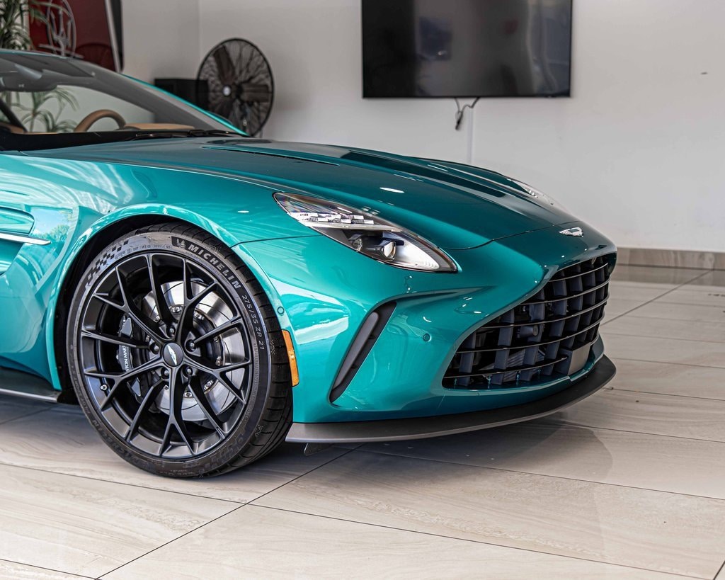 Used 2025 Aston Martin Vantage  Coupe