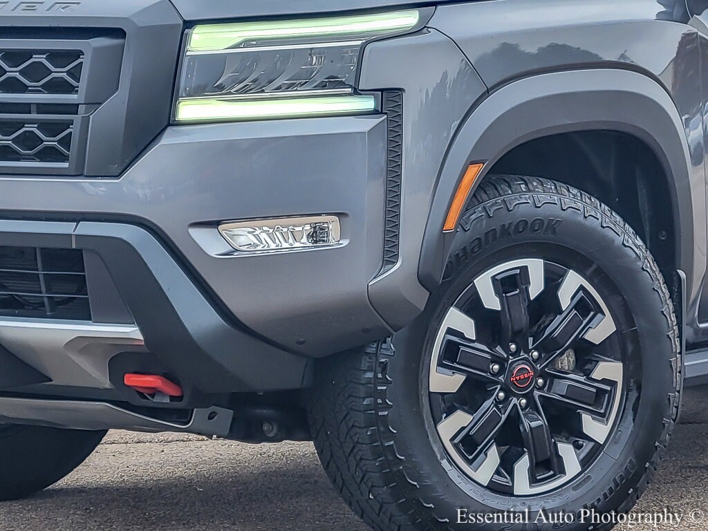 2023 Nissan Frontier Crew Cab PRO-4X photo 3