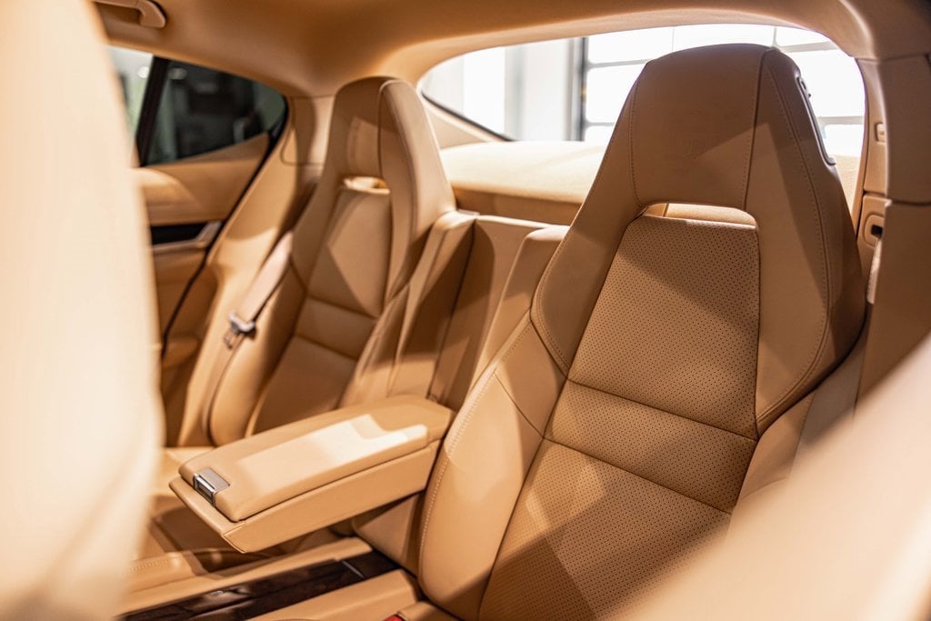 2016 PORSCHE PANAMERA - Image 33