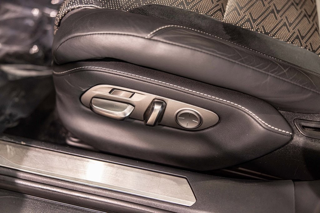 2022 LEXUS LS - Image 23