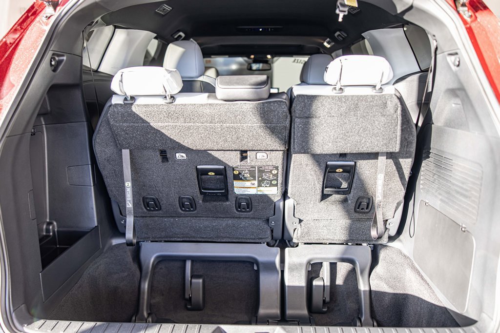 2025 TOYOTA SIENNA - Image 16