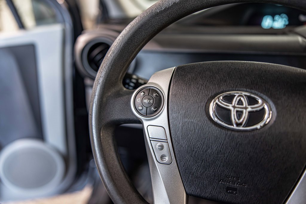 2014 TOYOTA PRIUS C - Image 24