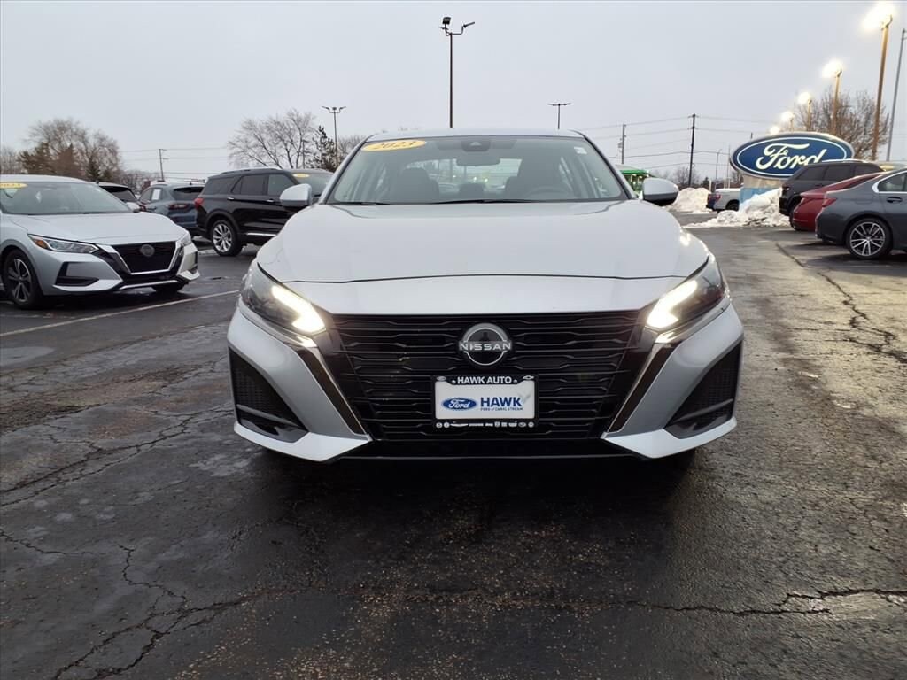 Used 2023 Nissan Altima 2.5 SV Sedan