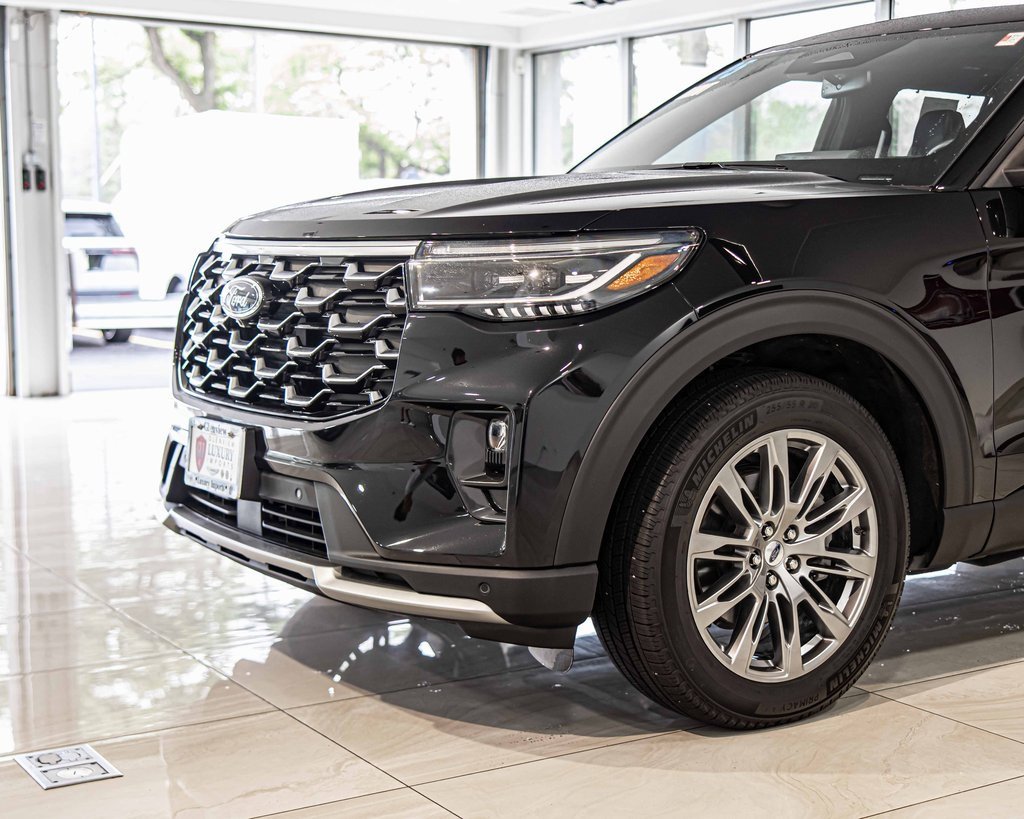 2025 Ford Explorer Platinum photo 4