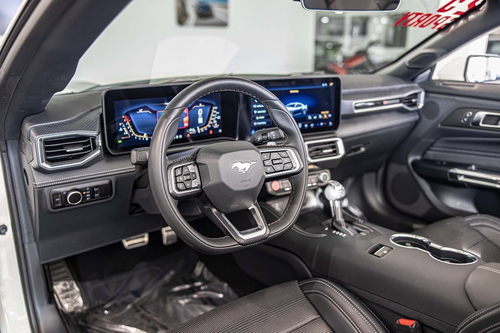 2025 FORD MUSTANG - Image 19