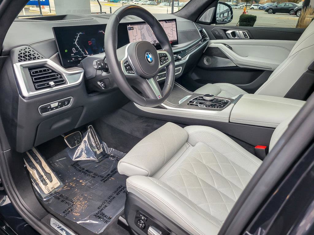2023 BMW X7 - Image 14