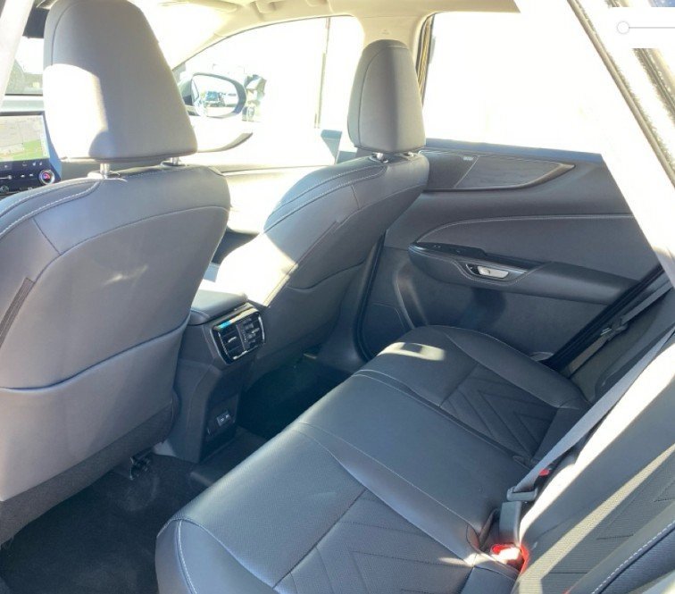 2025 Lexus NX Luxury AWD photo 4