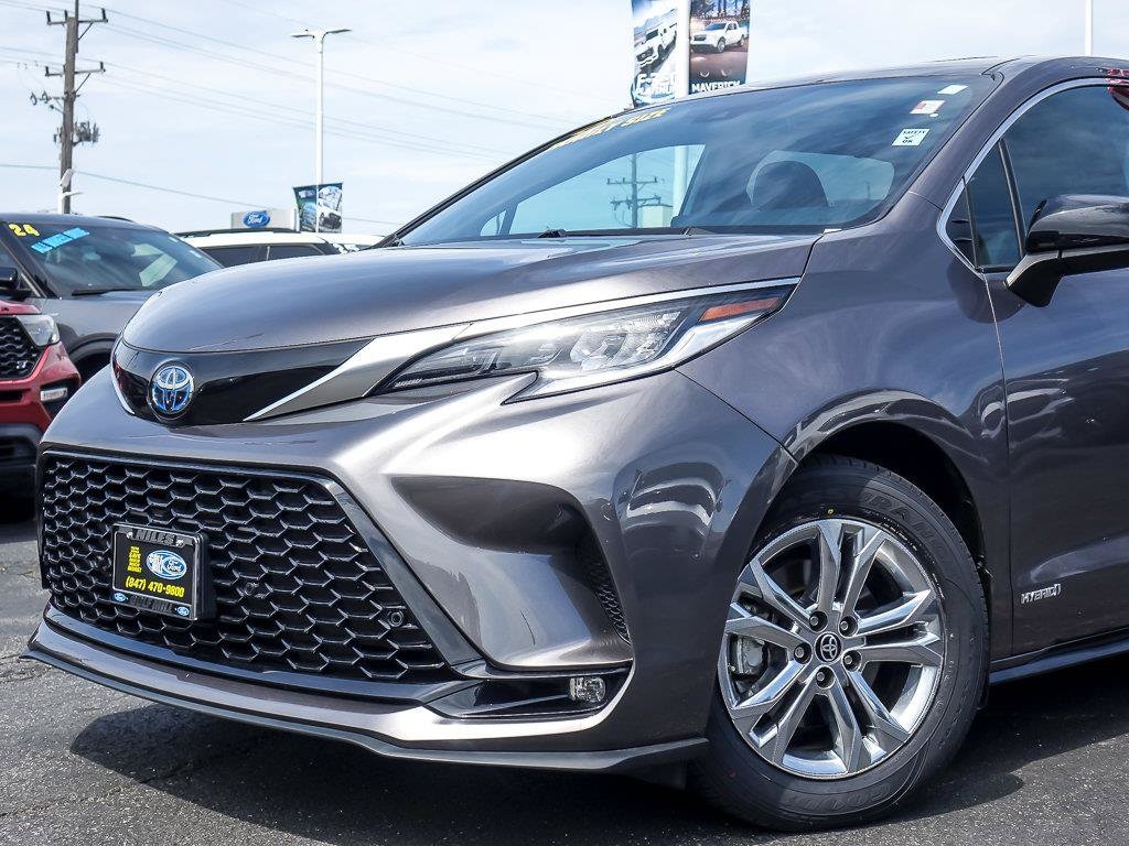 Used 2021 Toyota Sienna XSE XSE AWD 7-Passenger