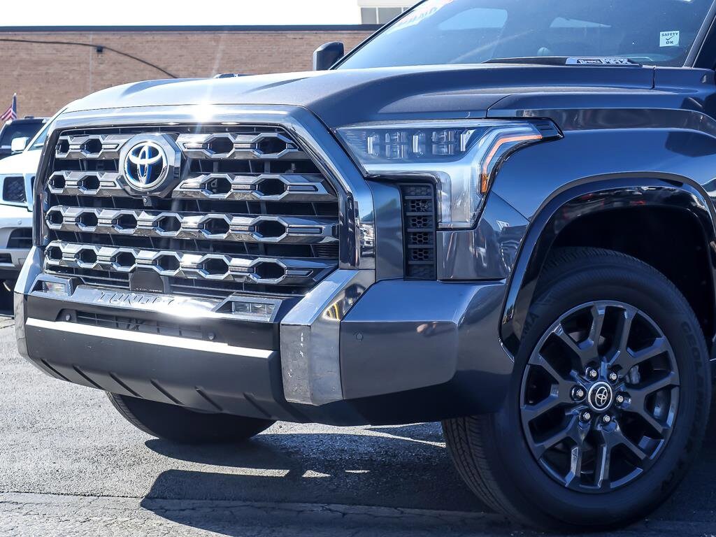 Used 2022 Toyota Tundra 4WD Platinum Hybrid Platinum Hybrid CrewMax 5.5 Bed