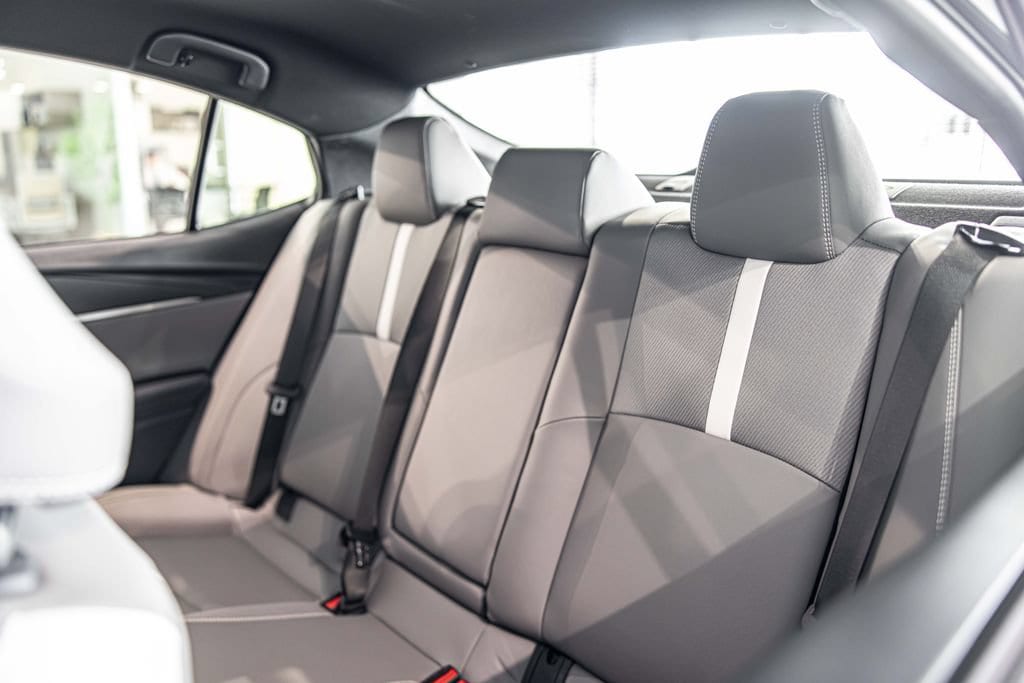 2025 Toyota Camry SE - Photo 30