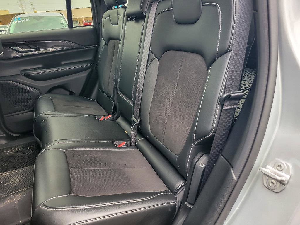 2023 JEEP GRAND CHEROKEE - Image 15