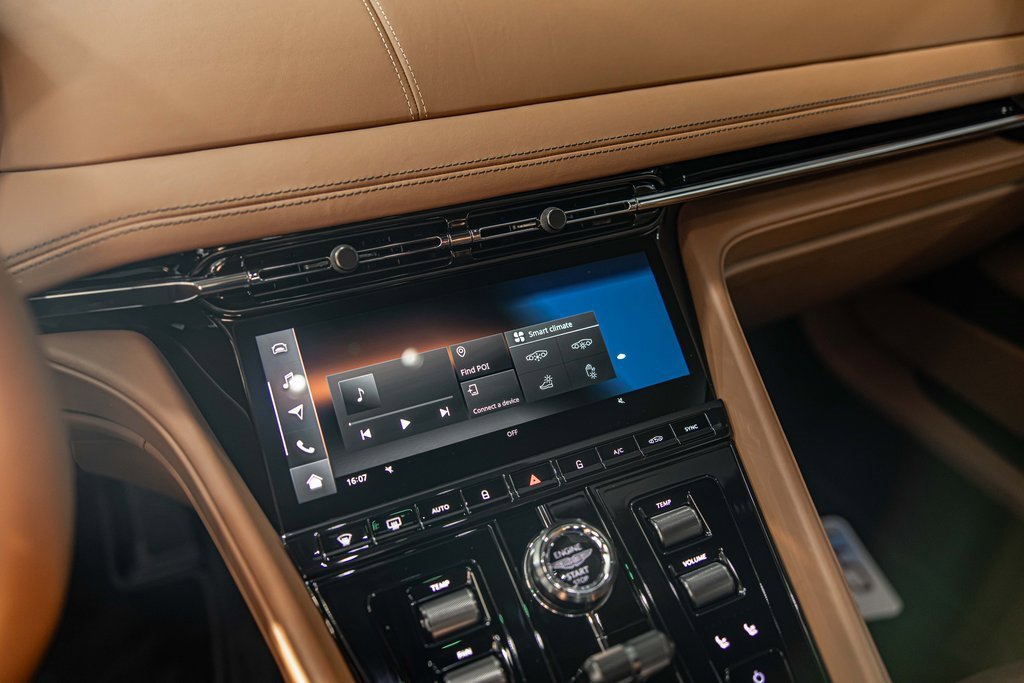 2025 ASTON MARTIN DB12 - Image 14