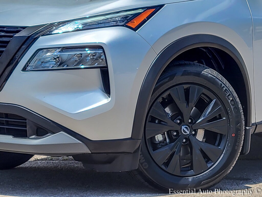 2022 Nissan Rogue SV photo 3