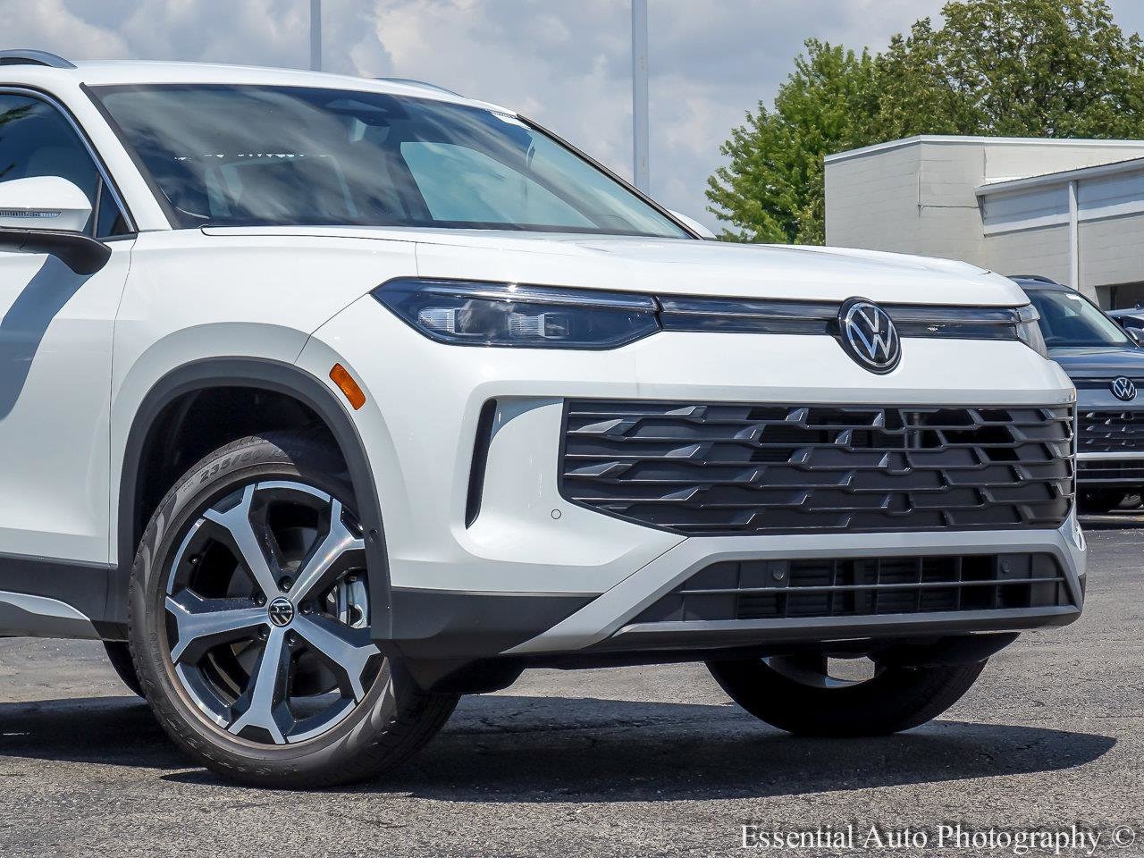 2025 VOLKSWAGEN TIGUAN - Image 2