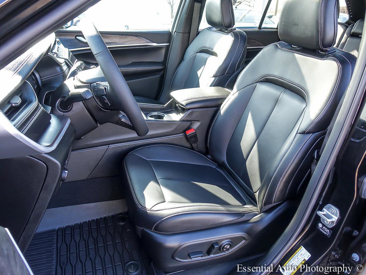 2025 JEEP GRAND CHEROKEE - Image 8