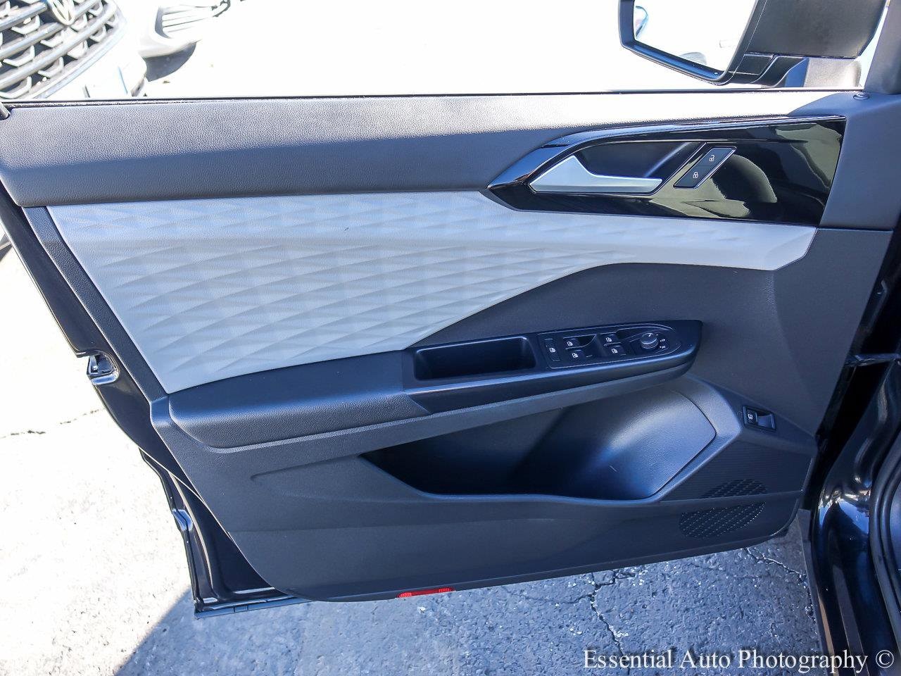 2022 VOLKSWAGEN TAOS - Image 17