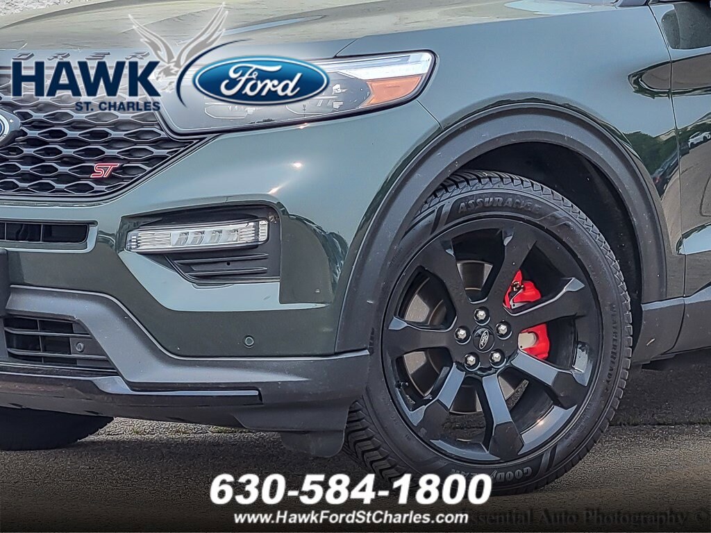 2023 Ford Explorer ST photo 3