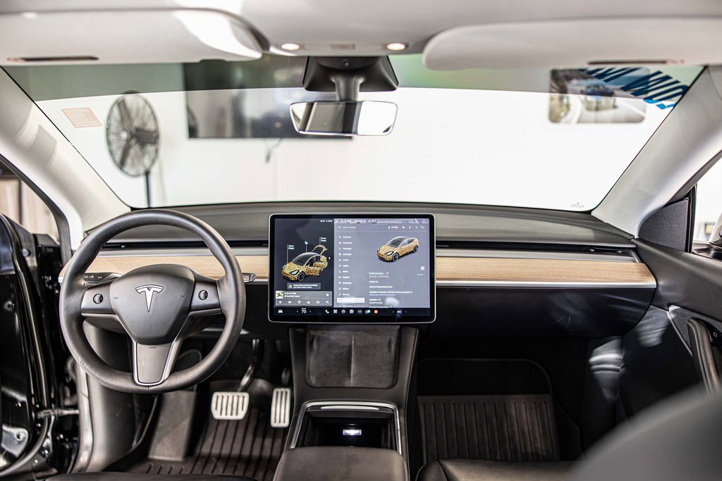 2021 TESLA MODEL Y - Image 32