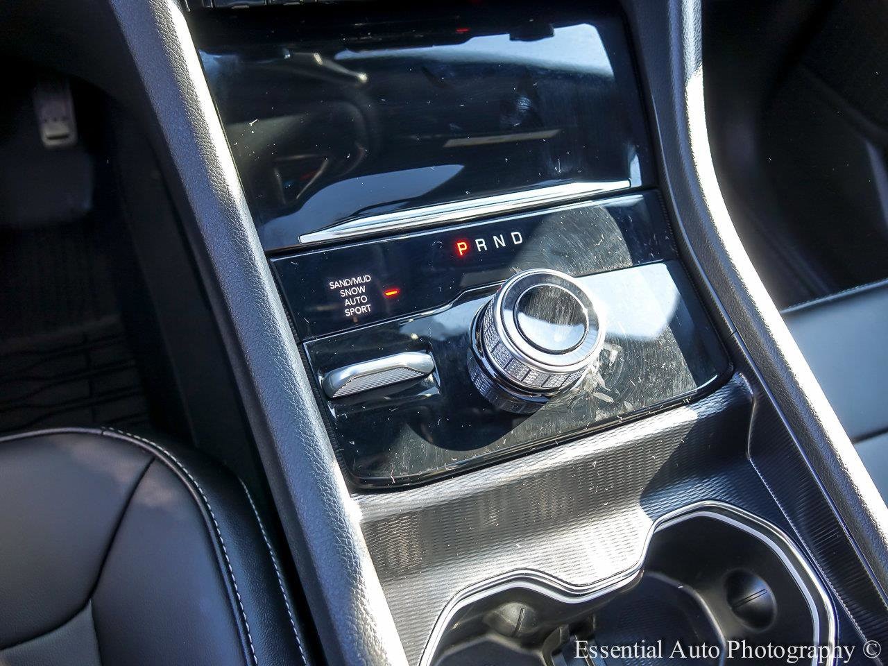 2025 JEEP GRAND CHEROKEE - Image 18